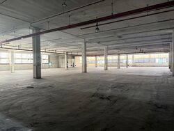 Gul Way (D22), Warehouse #604783141